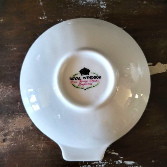 Royal Windsor Blue Rose Shell Shaped Trinket Dish, Cottagecore, Shabby Chic - Picture 3 of 4